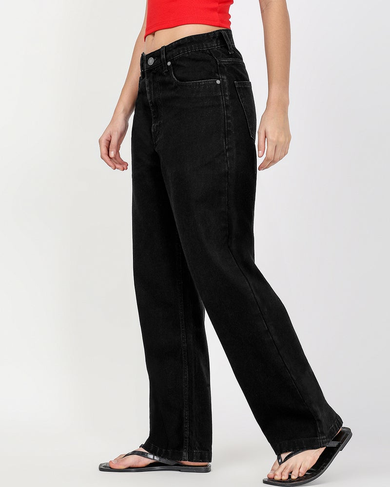 bewakoof Women's Jet Black Washed Straight Fit Jeans - Image 2
